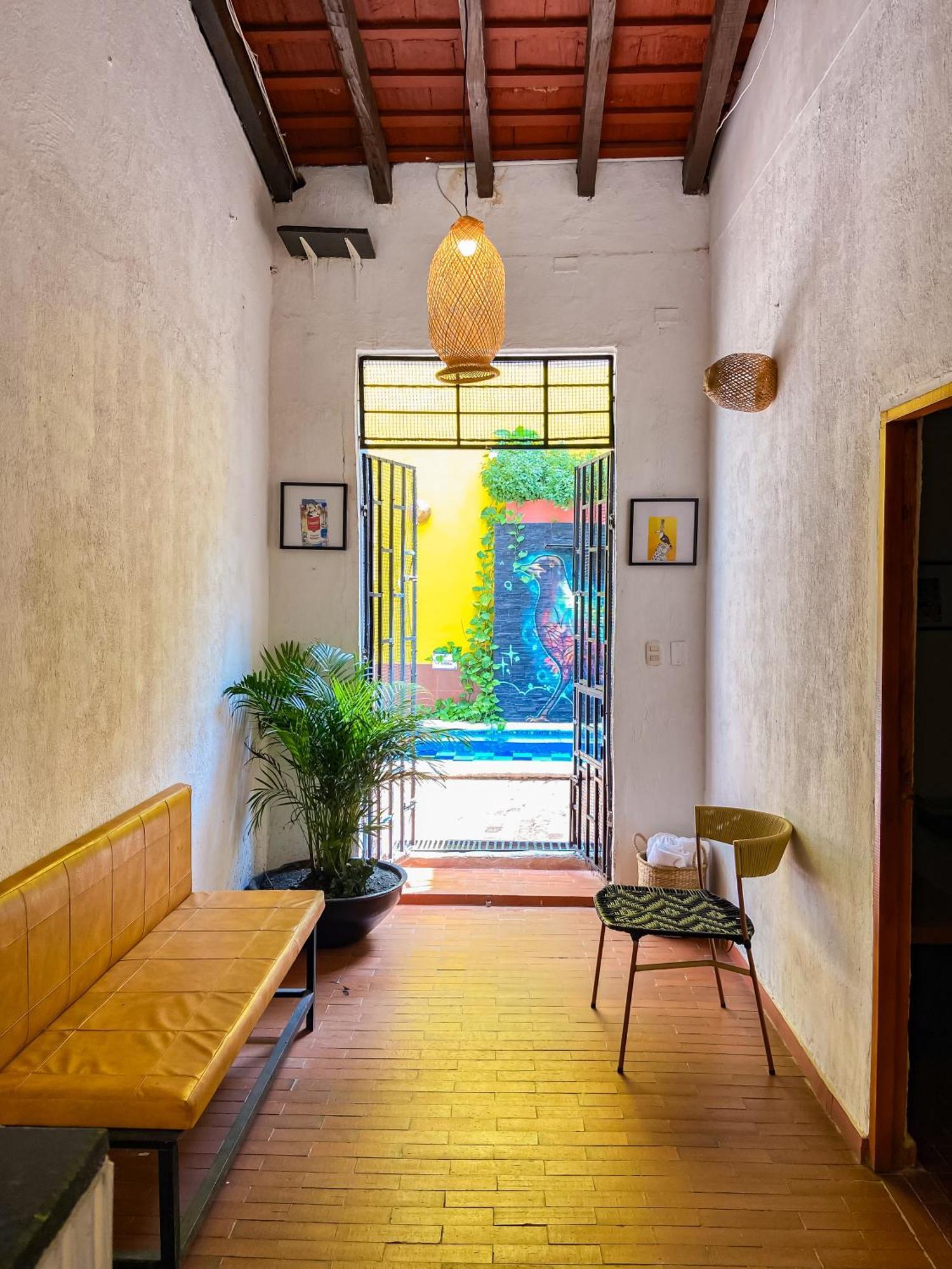Maria Mulata Boutique *